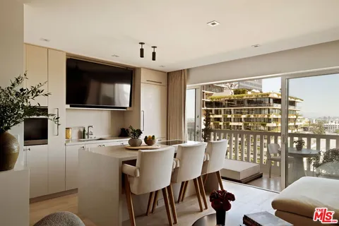 $825,000 | 999 North Doheny Drive, Unit 807, West Hollywood, CA 90069