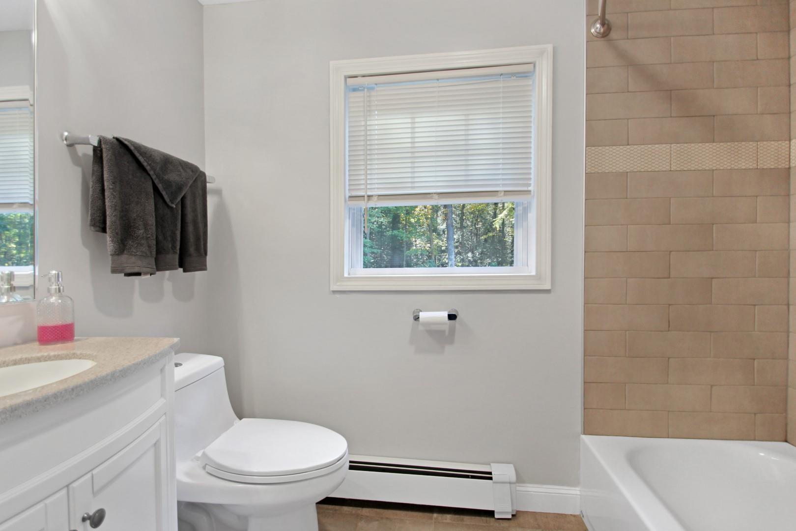 54 Horseshoe Road Windham, NH 03087 - Photo 19 of 35