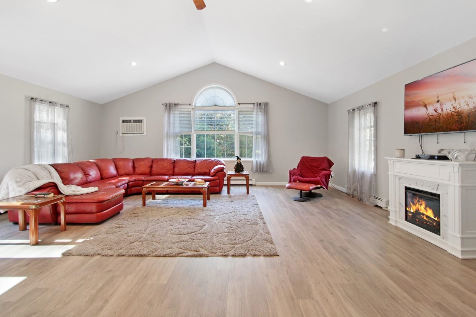 54 Horseshoe Road Windham, NH 03087 - Photo 10 of 35