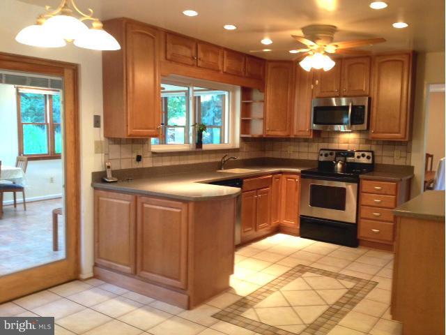 10507 Pot Spring Road Cockeysville, MD 21030 - Photo 3 of 26 NICE REMODELED KITCHEN