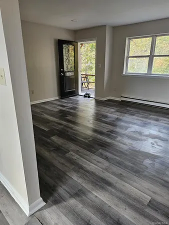 $2,300 | 109 Caesars Lane, Unit EAST, New Windsor, NY 12553