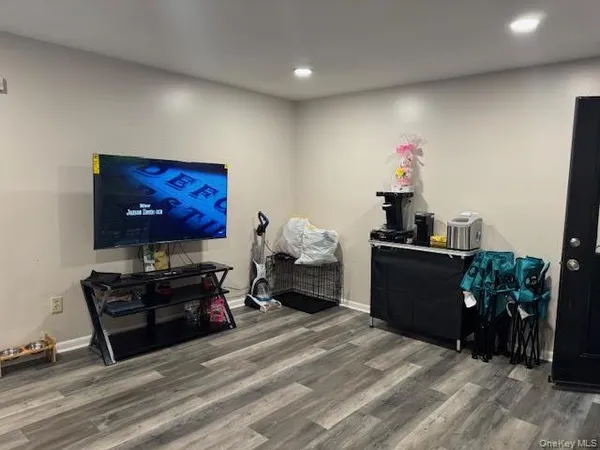 $2,300 | 109 Caesars Lane, Unit EAST, New Windsor, NY 12553