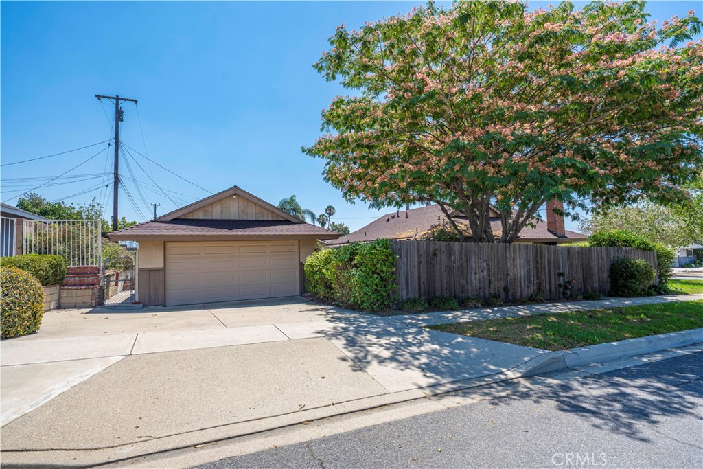 8630 Holly Street Rancho Cucamonga, CA 91701 - Photo 6 of 50