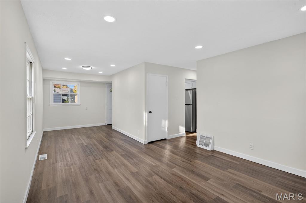 437 Lanark Road St. Louis, MO 63137 - Photo 6 of 30