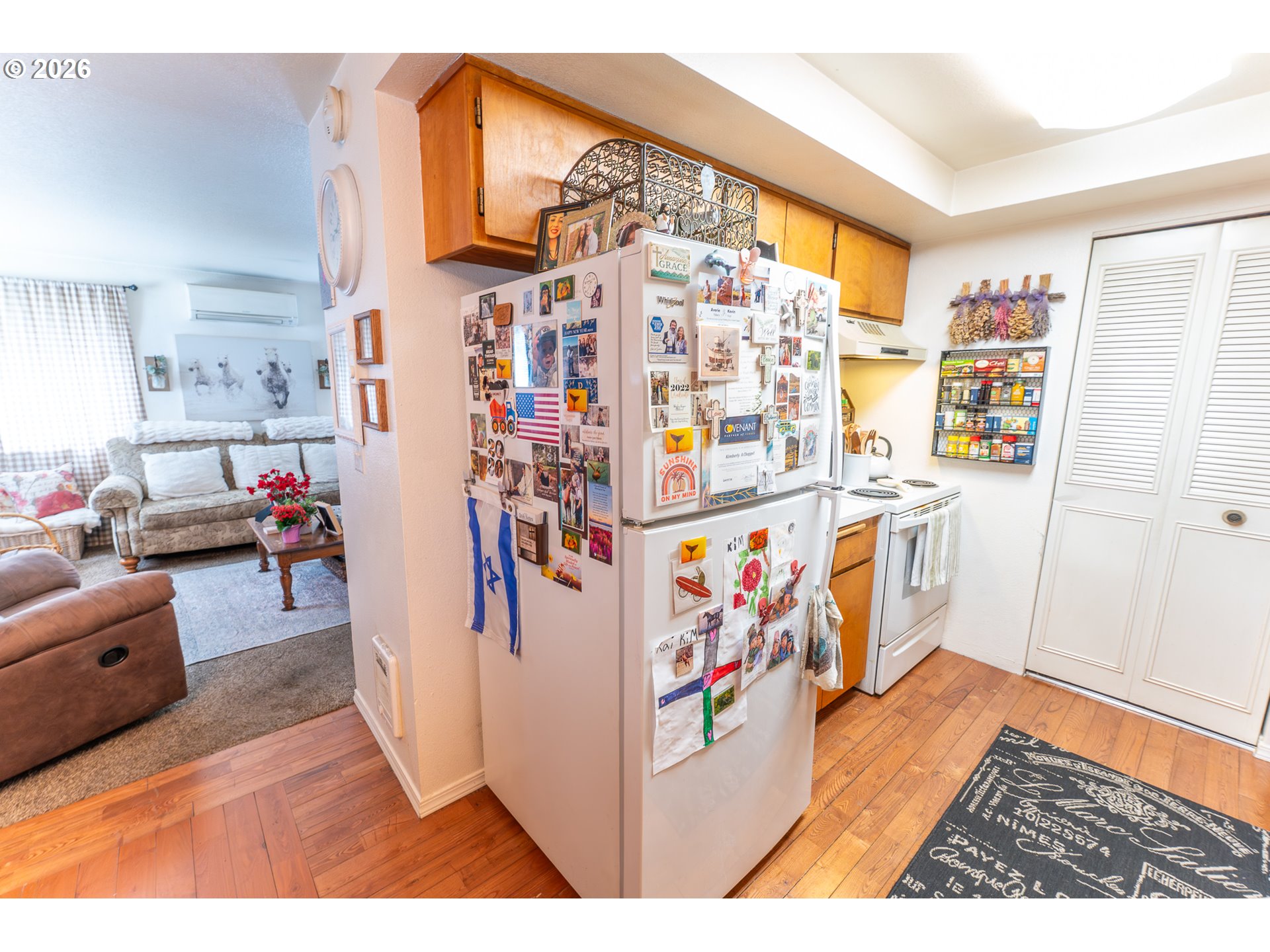 2025 Pine Street Florence, OR 97439 - Photo 22 of 29 Kitchen