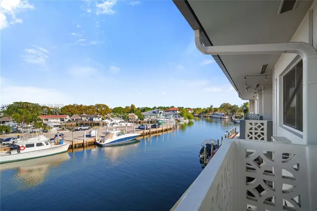 a view of livingroom with furniture