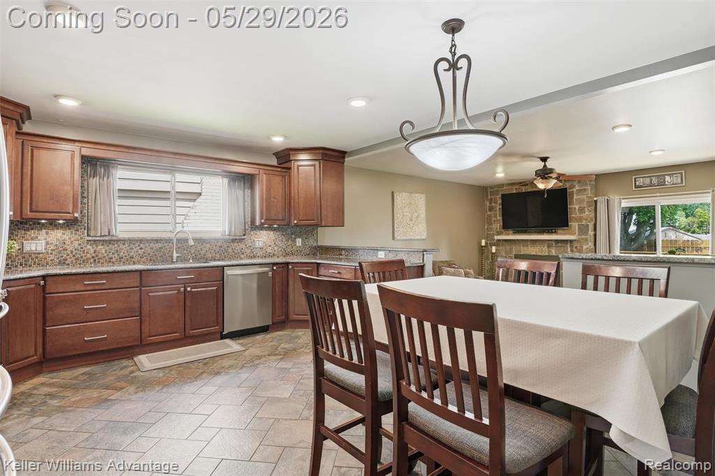 42505 Saltz Road Canton, MI 48187 - Photo 7 of 52