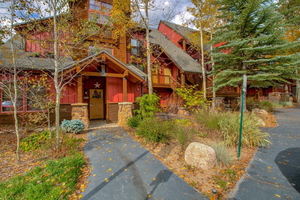 97 Lake Ridge Circle, Unit 1854 Keystone, CO 80435 - Photo 4 of 38 a view of a house with a yard