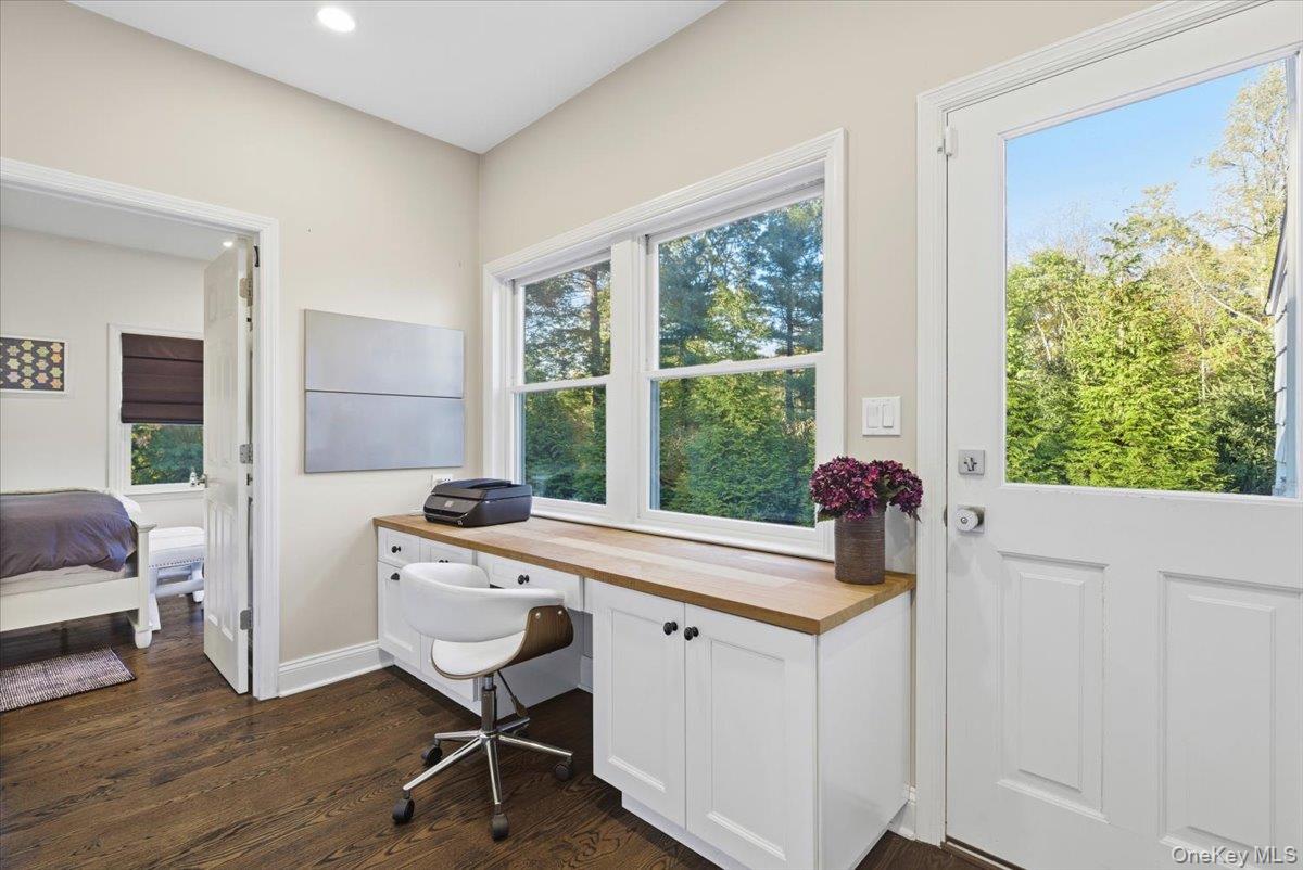 6 Valley Place Harrison, NY 10528 - Photo 17 of 37 a room with furniture and a window