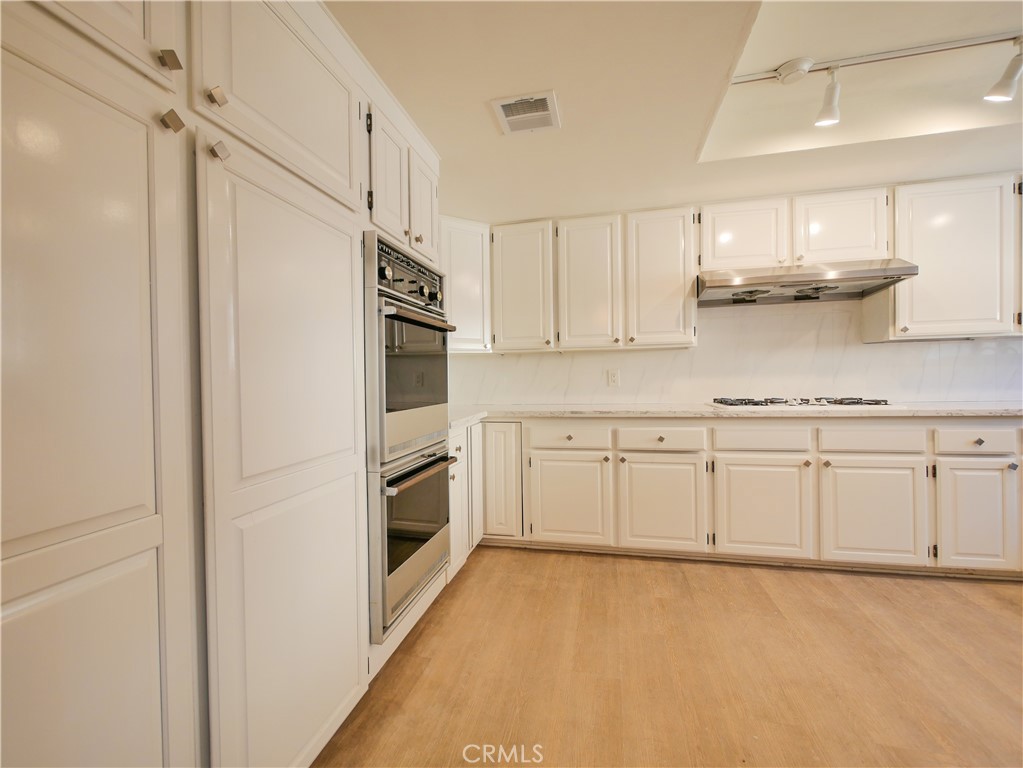 747 Fairview Avenue, Unit A Arcadia, CA 91007 - Photo 26 of 43 Bright Kitchen