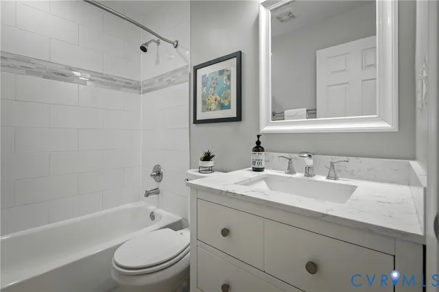 a house with swimming pool in front of it