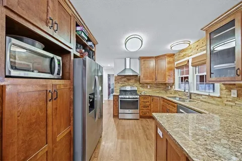 $215,000 | 200 Park Avenue, Belton, MO 64012