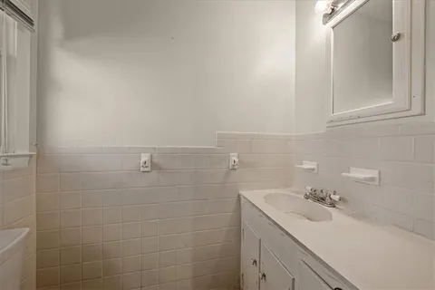 $215,000 | 200 Park Avenue, Belton, MO 64012