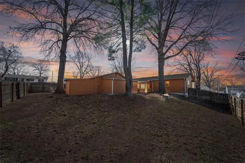 $215,000 | 200 Park Avenue, Belton, MO 64012