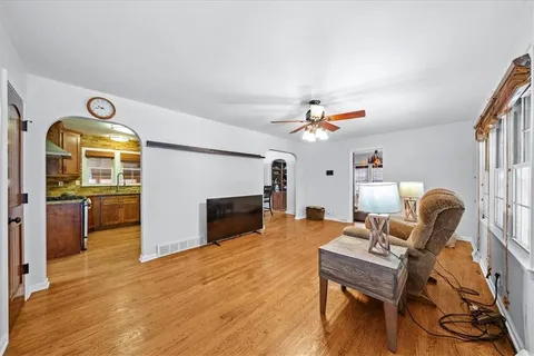 $215,000 | 200 Park Avenue, Belton, MO 64012