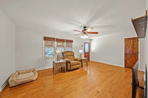 $215,000 | 200 Park Avenue, Belton, MO 64012