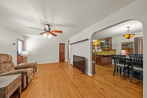 $215,000 | 200 Park Avenue, Belton, MO 64012