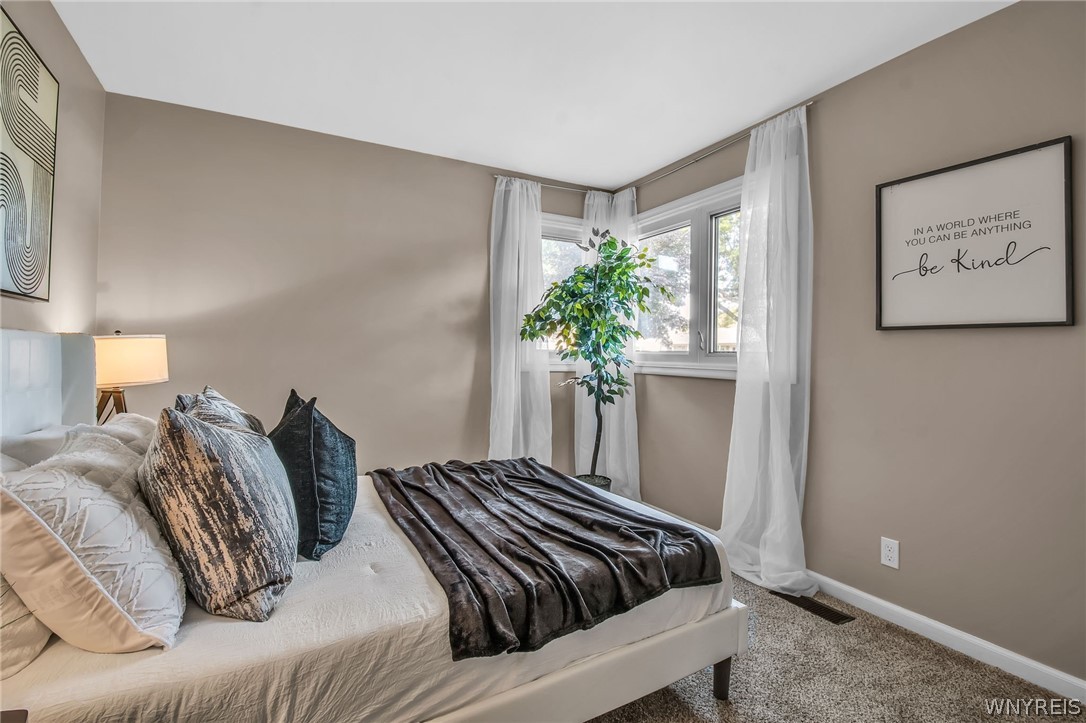 39 Greentree Road Tonawanda Town, NY 14150 - Photo 20 of 33 Bedroom 2