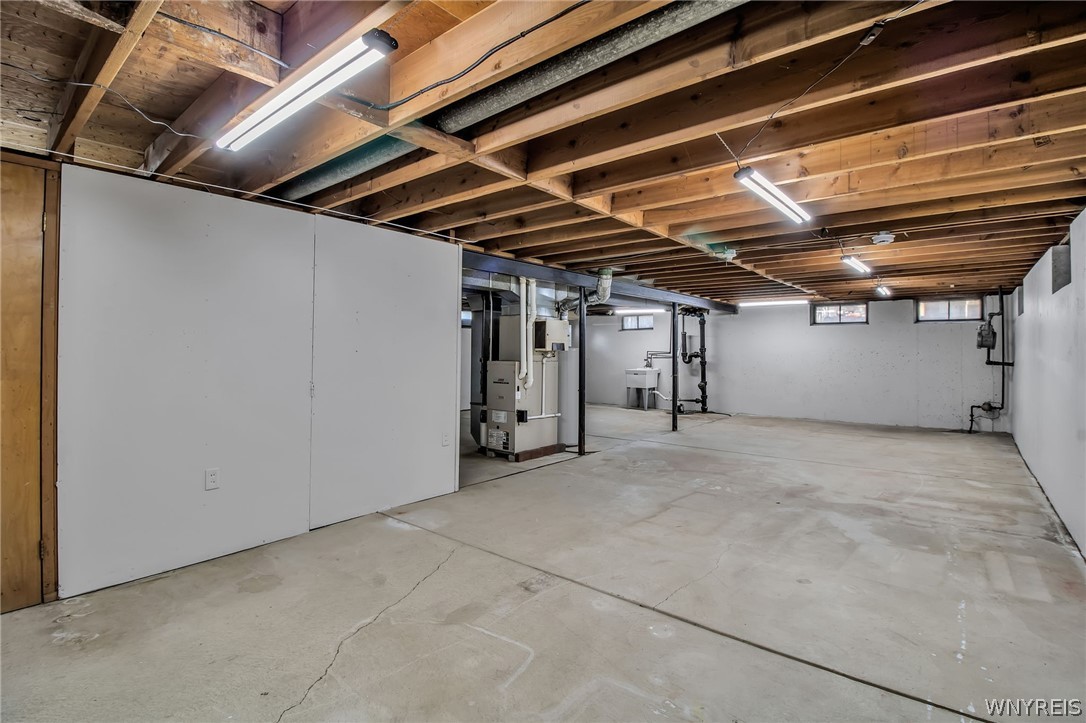 39 Greentree Road Tonawanda Town, NY 14150 - Photo 26 of 33