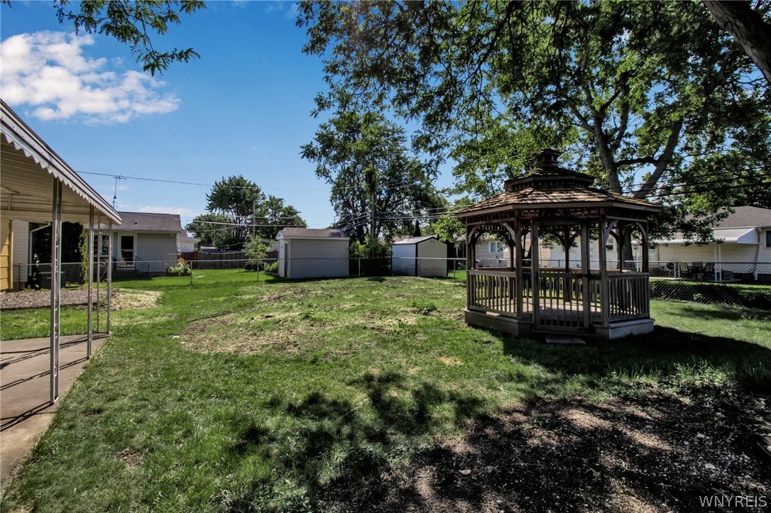 39 Greentree Road Tonawanda Town, NY 14150 - Photo 29 of 33