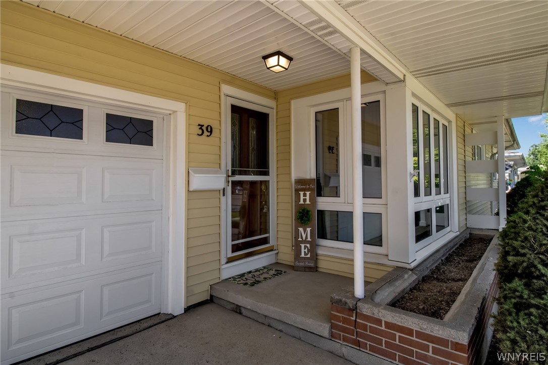 39 Greentree Road Tonawanda Town, NY 14150 - Photo 4 of 33