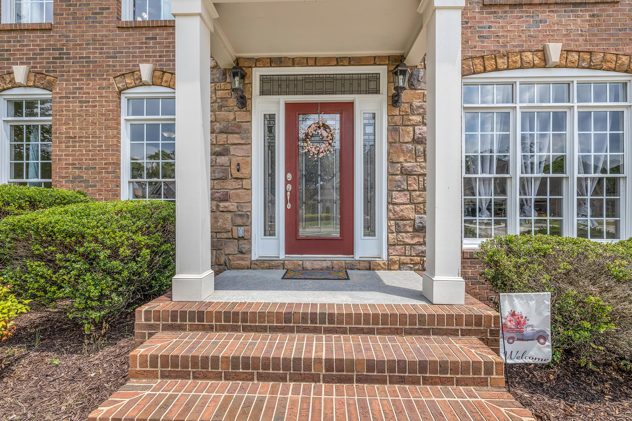 1829 Chadwick Court Hixson, TN 37343 - Photo 2 of 38 4A8A9969