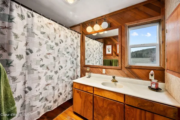 $950,000 | 8827 West Carnie Road, Coeur D'Alene, ID 83814