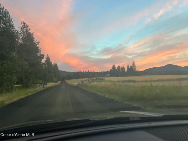 $950,000 | 8827 West Carnie Road, Coeur D'Alene, ID 83814