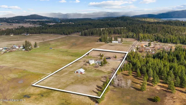 $950,000 | 8827 West Carnie Road, Coeur D'Alene, ID 83814