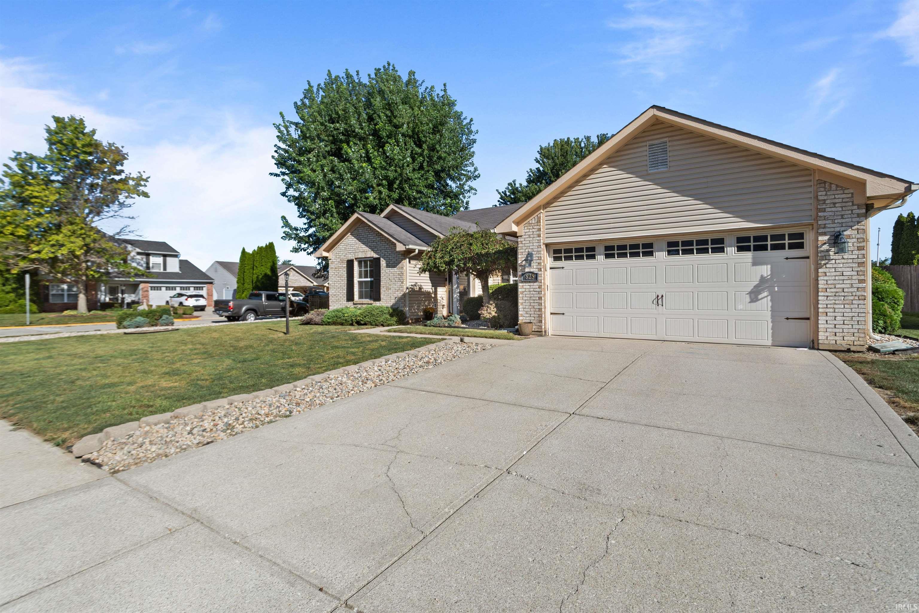 825 Springwater Road Kokomo, IN 46902 - Photo 3 of 32 Gallery Image 3