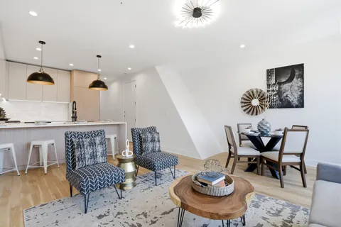 $674,999 | 1325 North Artesian Avenue, Unit 2, Chicago, IL 60622