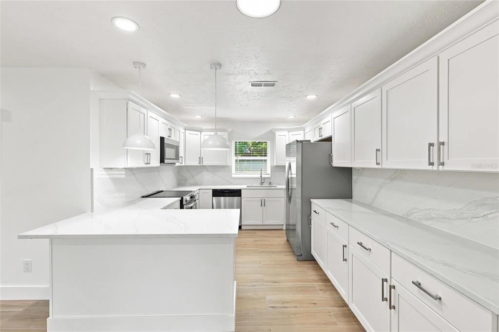 2881 Poppy Road Venice, FL 34293 - Photo 5 of 24 Gallery Image 5
