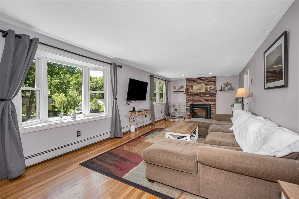 49 Countryside Road Grafton, MA 01536 - Photo 7 of 36