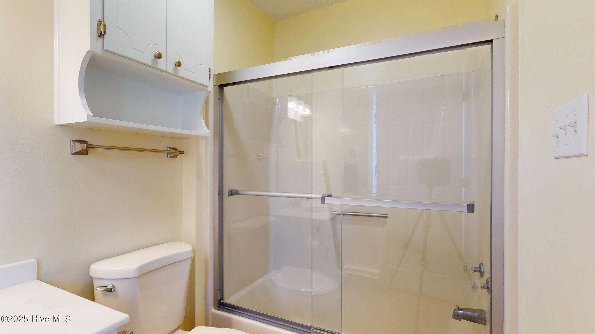 5410 Trade Winds Road New Bern, NC 28560 - Photo 31 of 66 Guest Bath for BR3