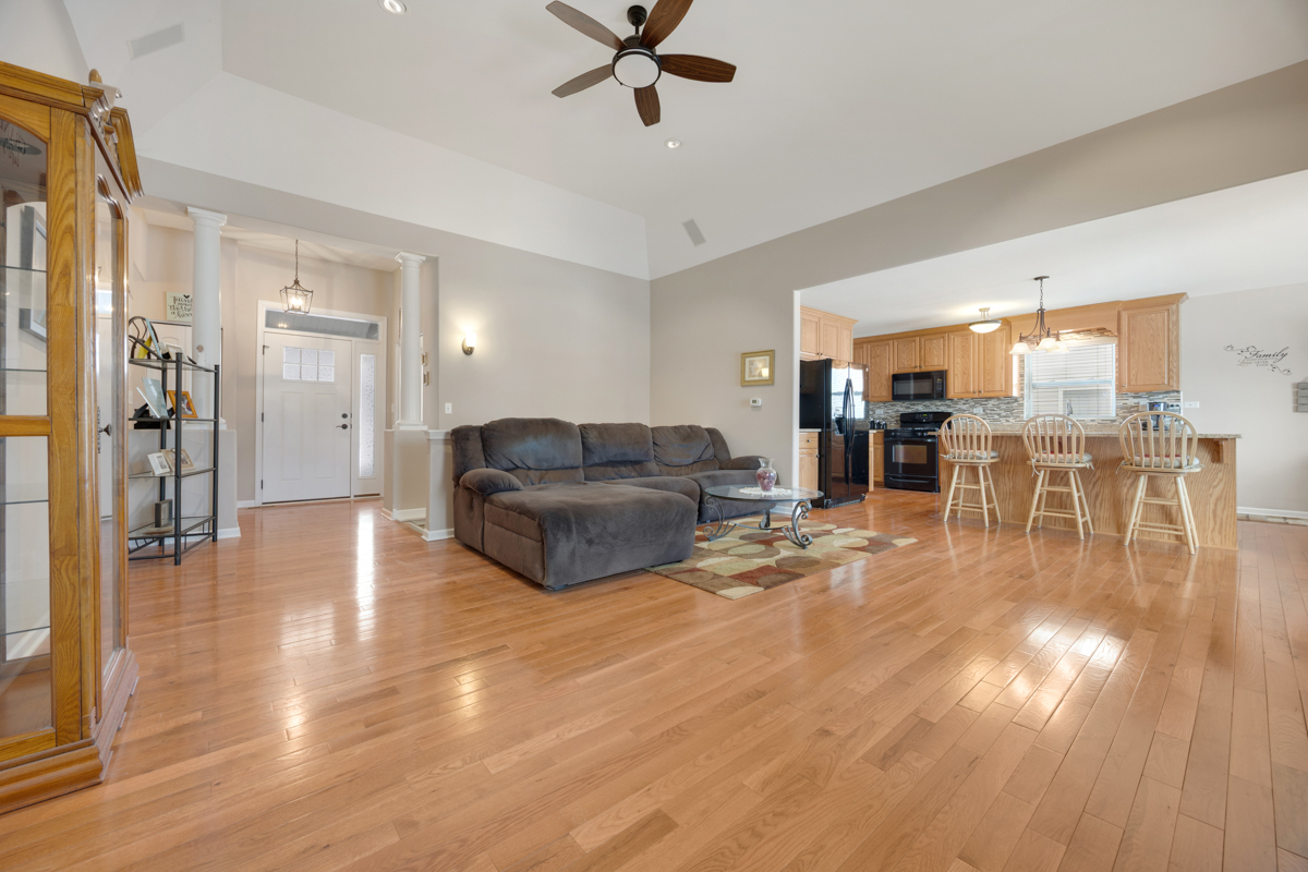 1310 Burry Street Joliet, IL 60435 - Photo 6 of 26