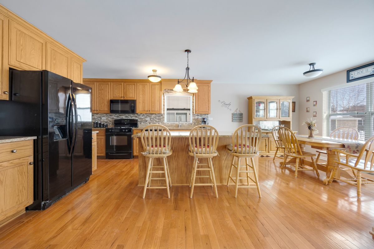 1310 Burry Street Joliet, IL 60435 - Photo 8 of 26