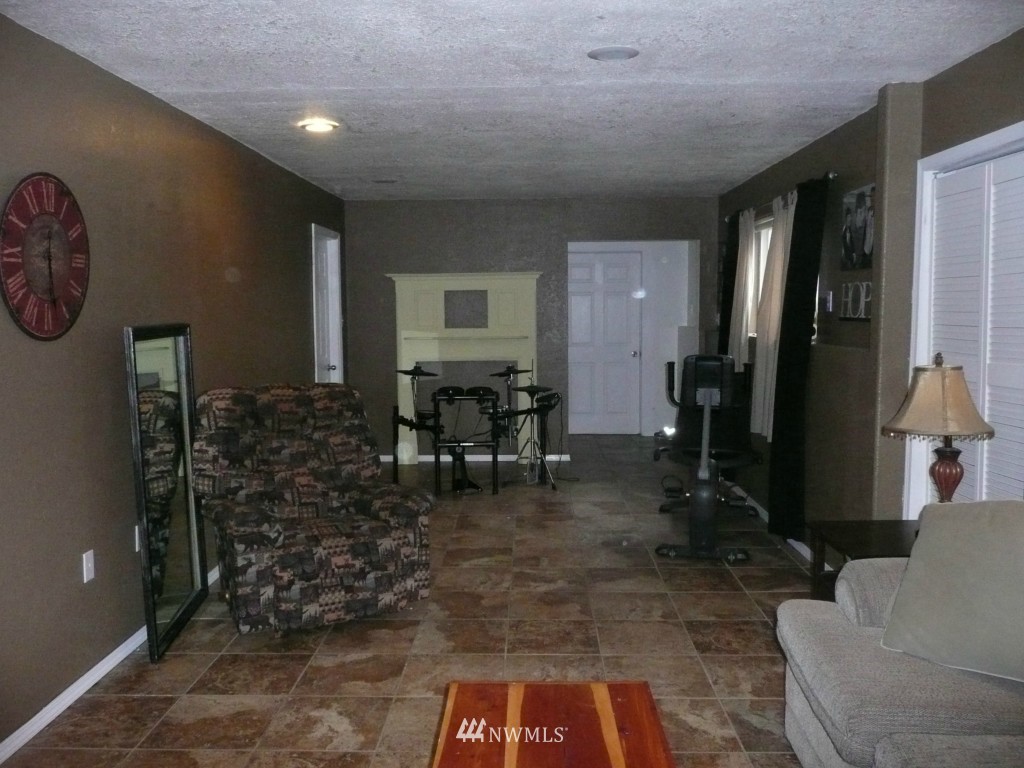 3507 Willapa Road Raymond, WA 98577 - Photo 7 of 8 Gallery Image 7