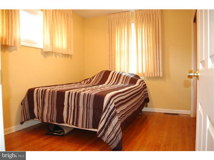 1122 Wynnbrook Road Secane, PA 19018 - Photo 13 of 19 Bedroom 2