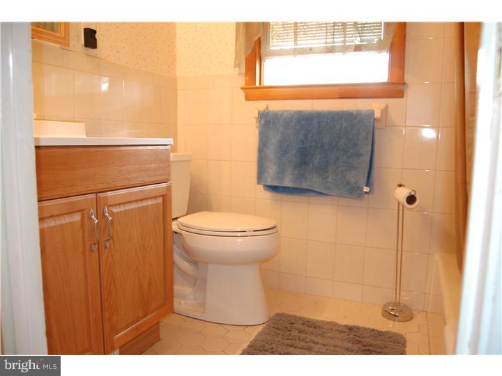 1122 Wynnbrook Road Secane, PA 19018 - Photo 15 of 19 Bathroom
