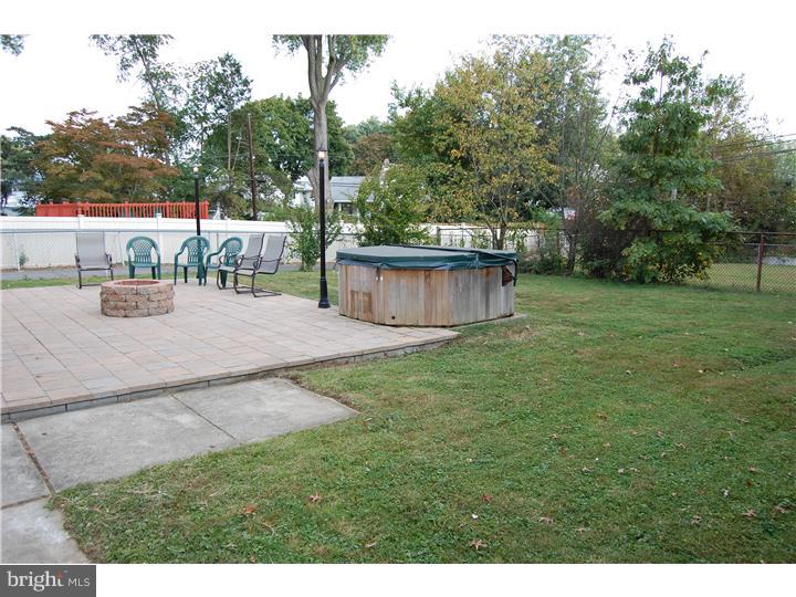 1122 Wynnbrook Road Secane, PA 19018 - Photo 18 of 19 Patio