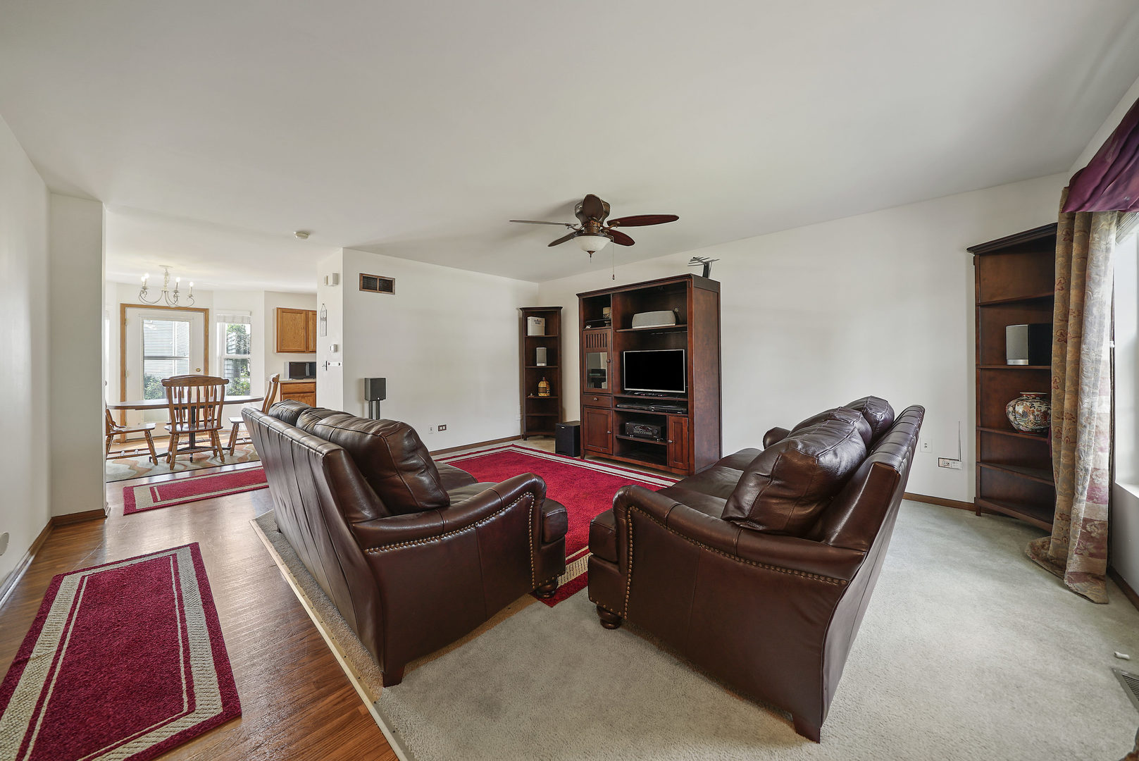1815 Blue Ridge Drive Plainfield, IL 60586 - Photo 4 of 32