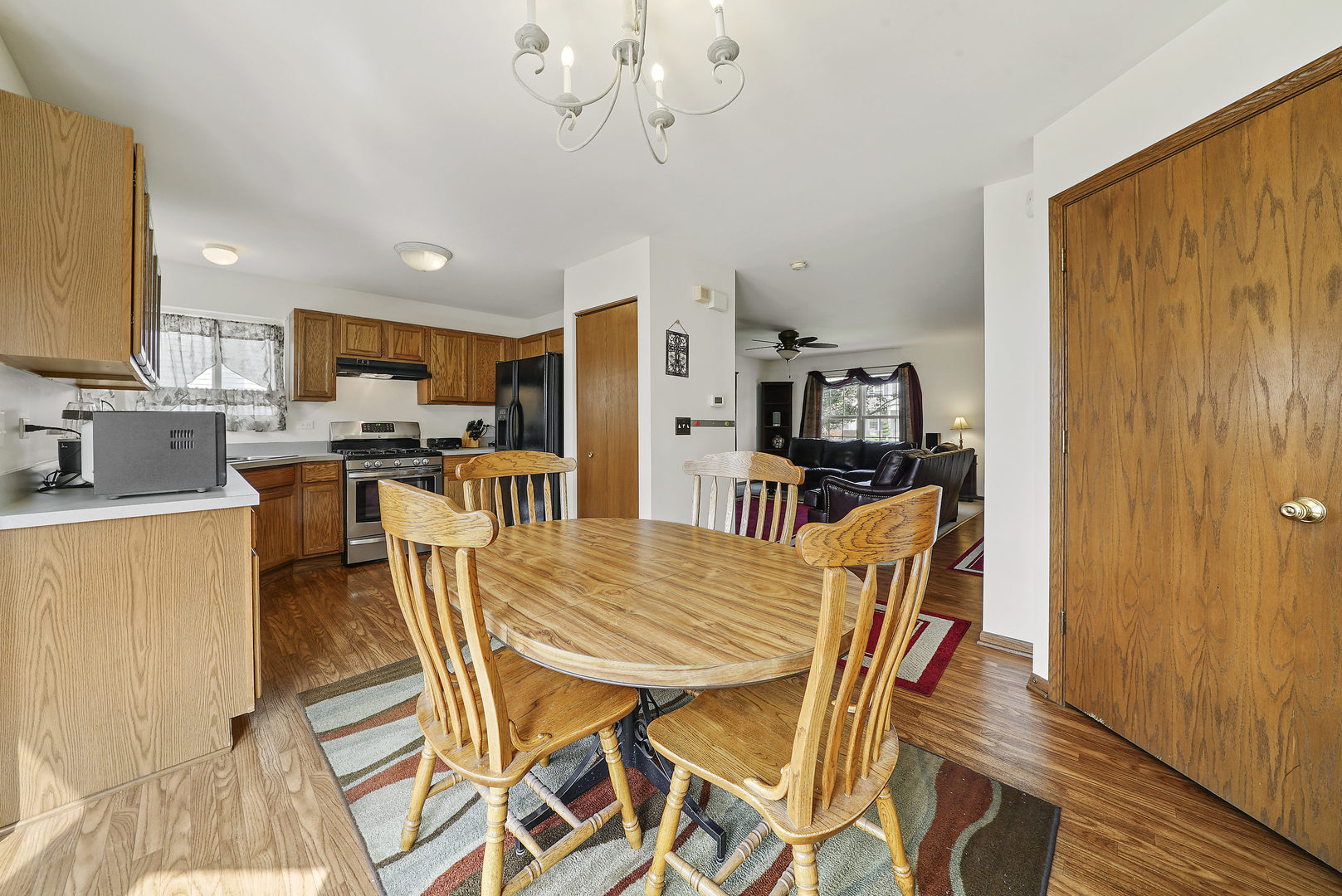 1815 Blue Ridge Drive Plainfield, IL 60586 - Photo 8 of 32
