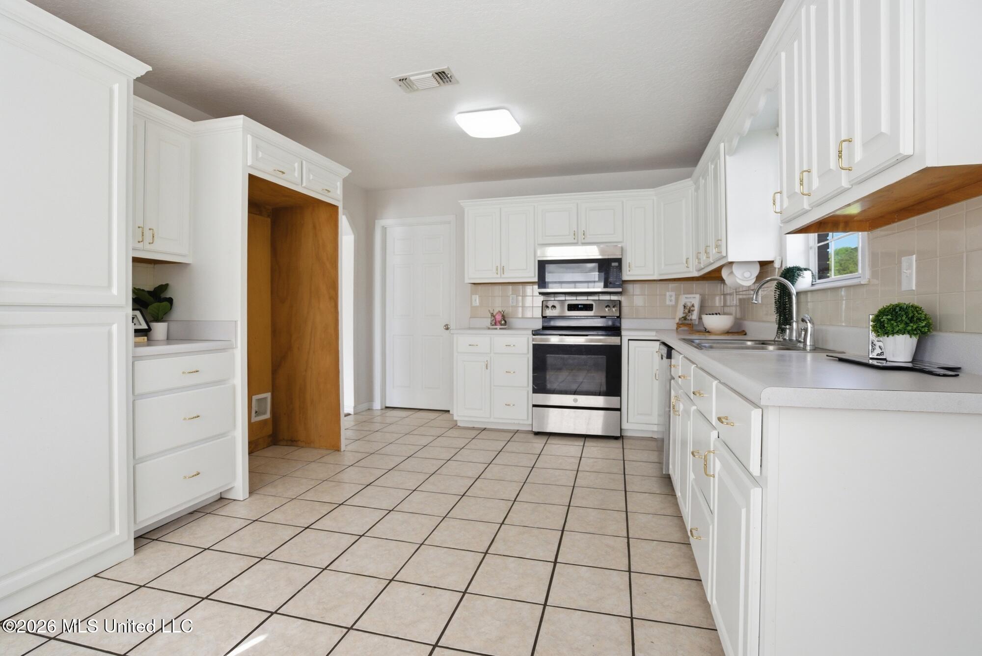 116 Vaughn Drive Lucedale, MS 39452 - Photo 7 of 42 7_dsc00136