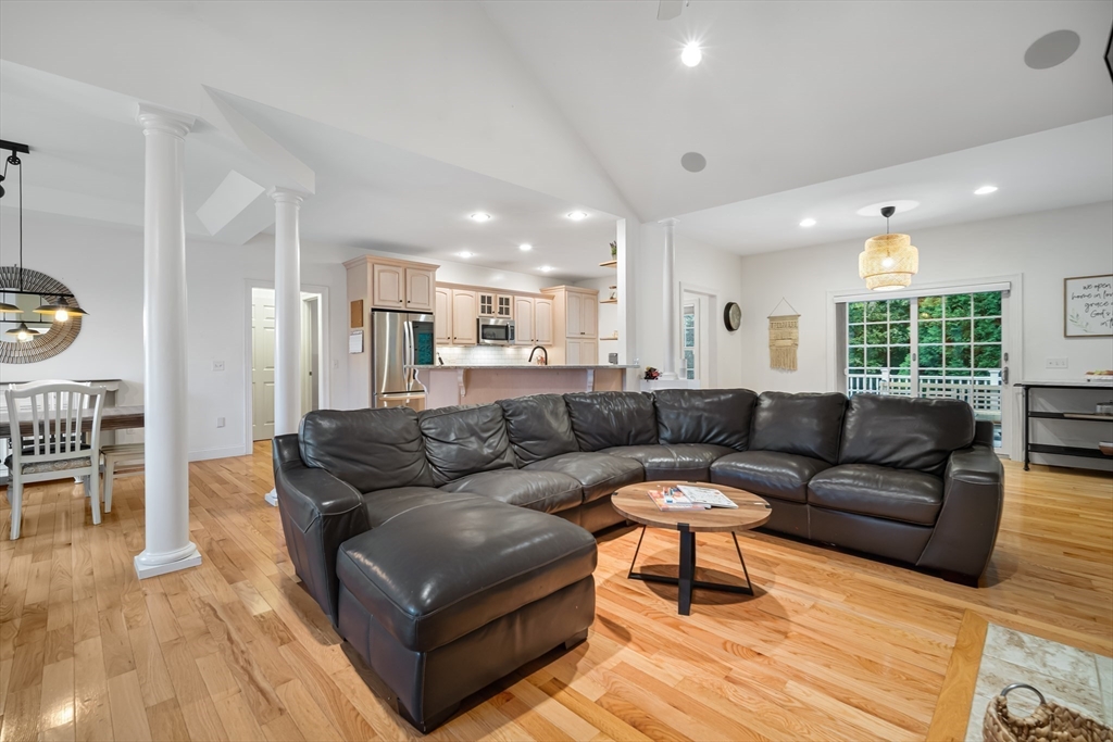 9 Ramona's Way East Longmeadow, MA 01028 - Photo 5 of 42 Gallery Image 5