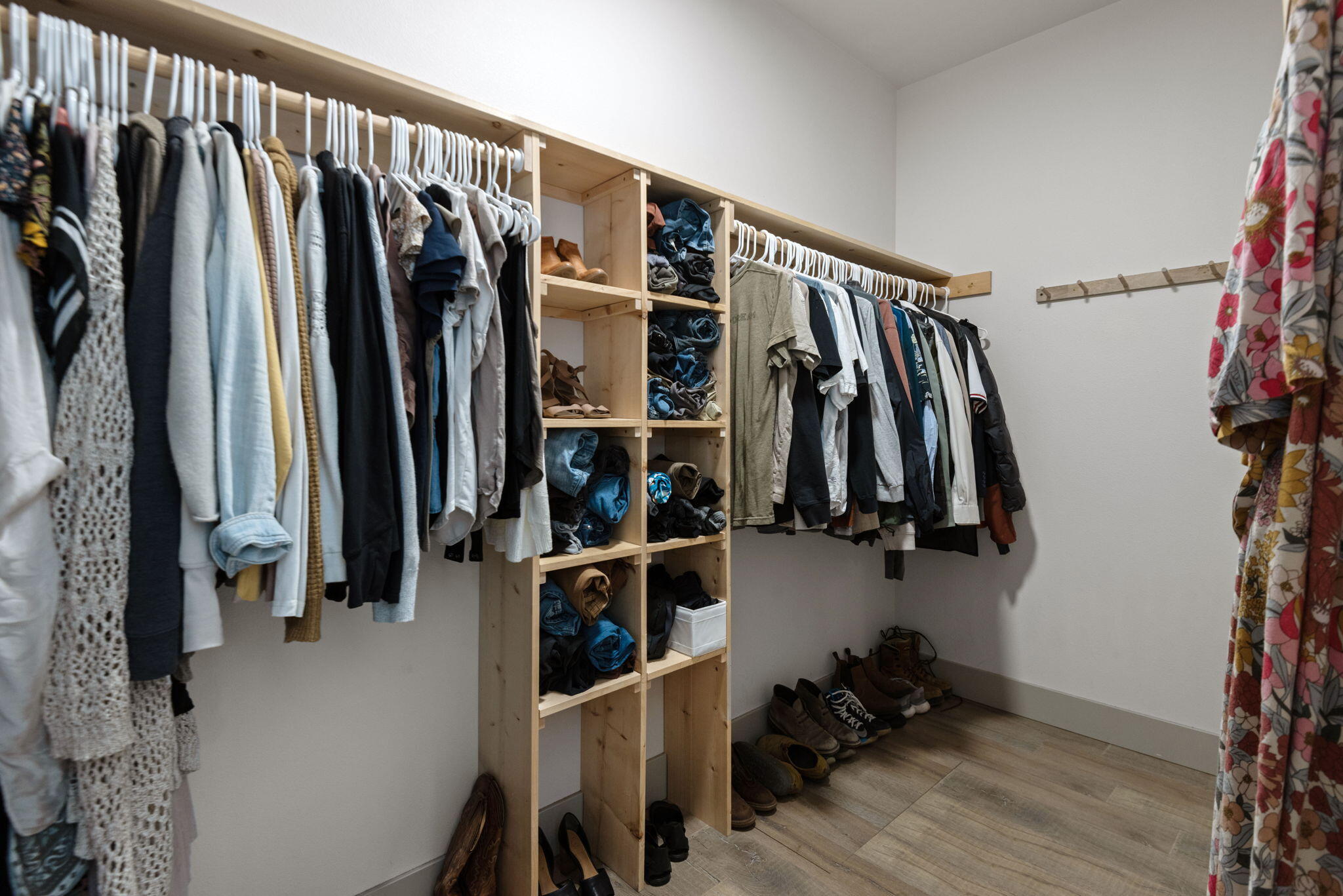 69270 Lariat Sisters, OR 97759 - Photo 22 of 47 Primary Closet