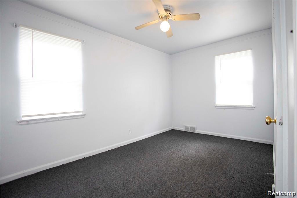 17550 Westmoreland Road Detroit, MI 48219 - Photo 14 of 20 3L0A0029.JPG