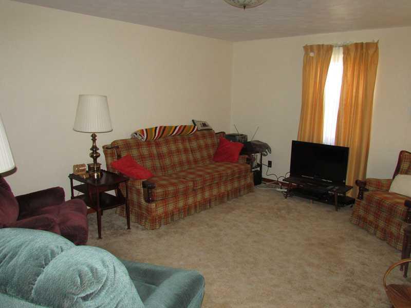 317 Rock Run Road Elizabeth, PA 15037 - Photo 4 of 20 Living Room.