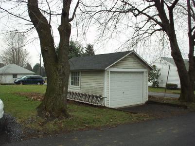 6304 Jacksonville Road Bath, PA 18014 - Photo 3 of 11 Garage