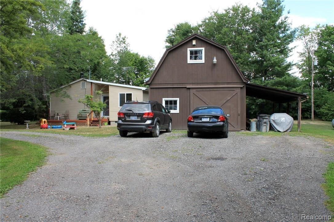12502 Creek Road Carleton, MI 48117 - Photo 14 of 52 IMG_6583.JPG