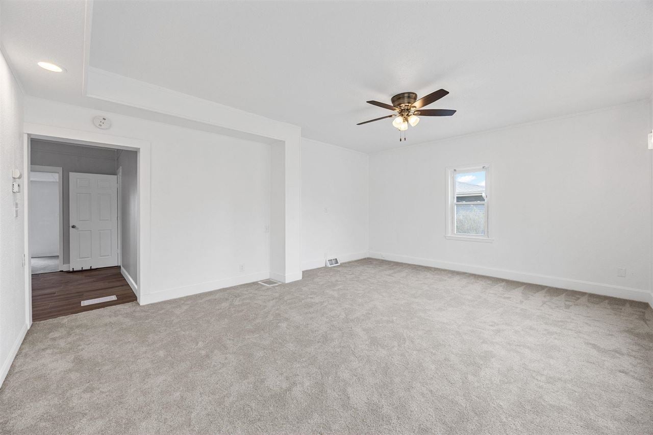 300 Palisades Road Southwest Mount Vernon, IA 52314 - Photo 5 of 31 Gallery Image 5
